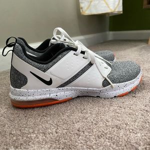 Nike women’s Air Bella TR Training shoes